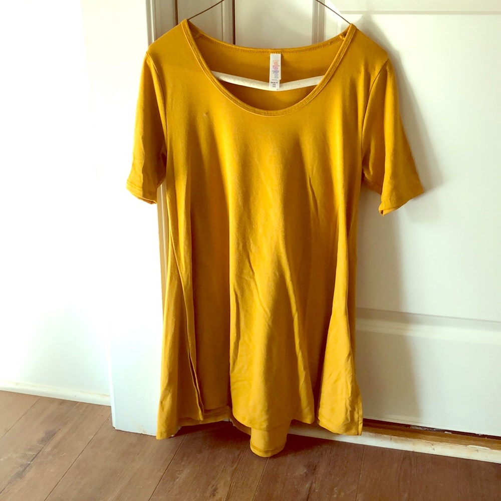 LuLaRoe shirt